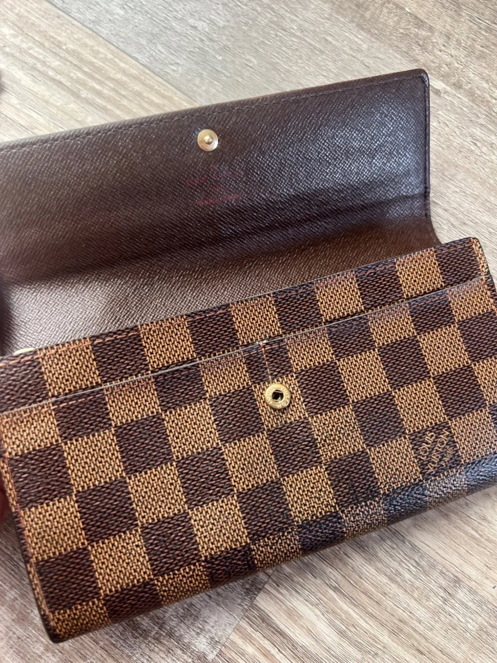 Authentic Sarah Wallet Louis Vuitton